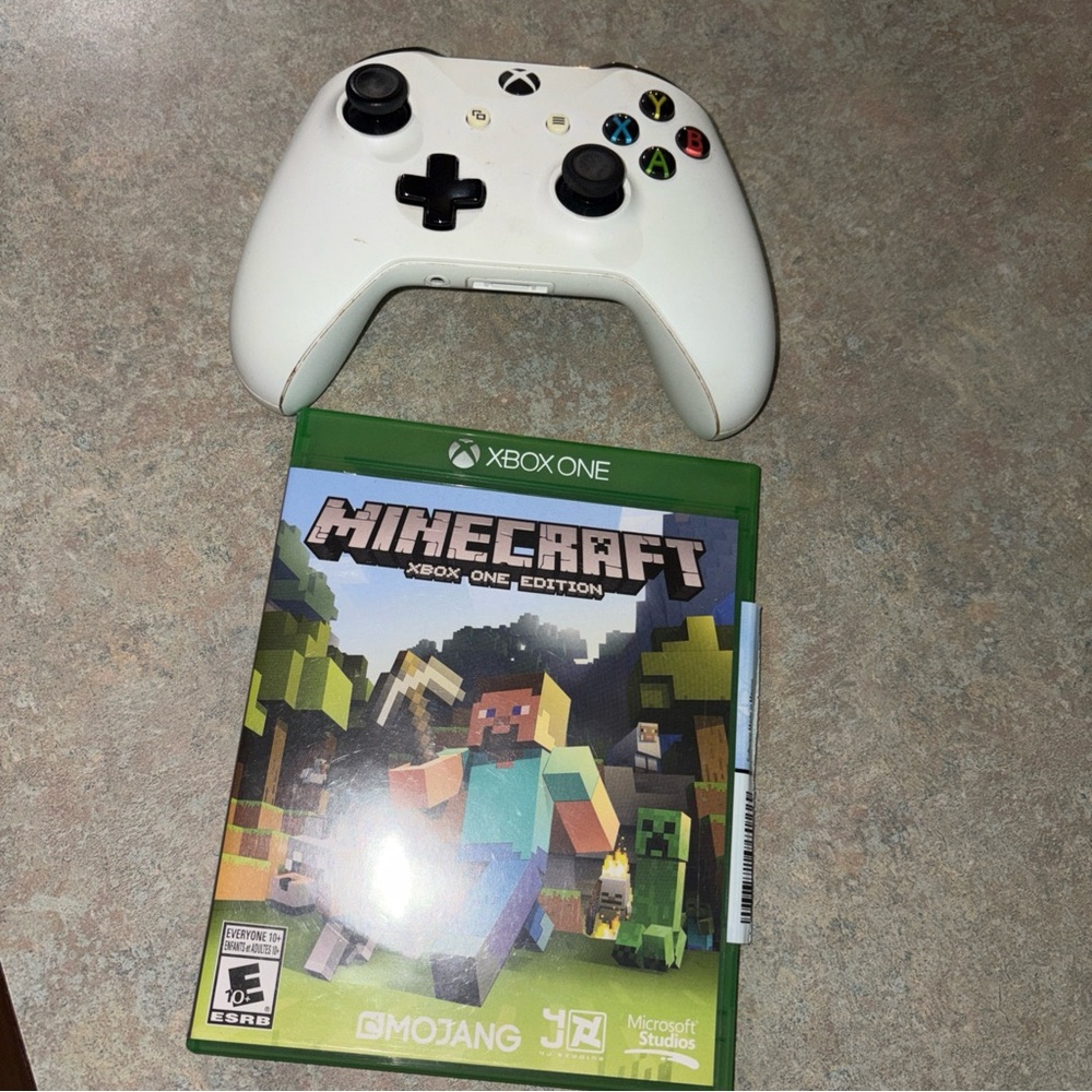 Microsoft White Xbox One Wireless Controller with Minecraft Xbox One Edition